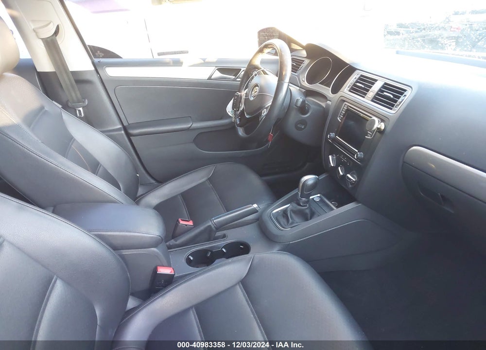2018 VOLKSWAGEN JETTA 1.4T SE/1.4T WOLFSBURG EDITION VIN: 3VWDB7AJ8JM244390