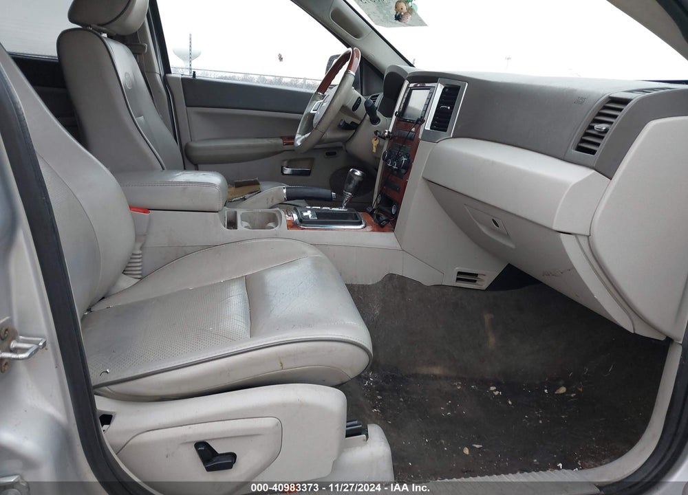 2008 JEEP GRAND CHEROKEE OVERLAND VIN: 1J8HR68298C195312