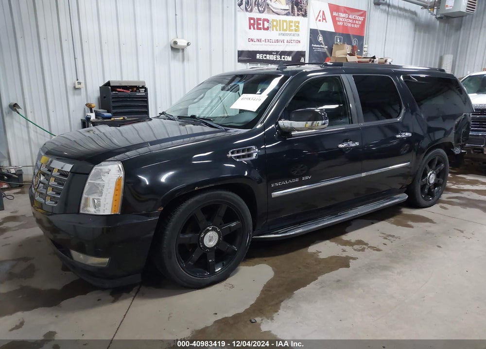 2010 CADILLAC ESCALADE ESV LUXURY VIN: 1GYUKHEF2AR183612