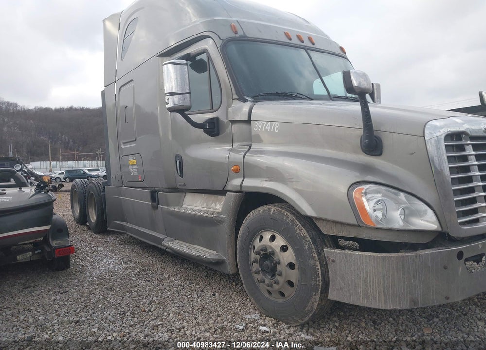 2015 FREIGHTLINER CASCADIA 125 VIN: 3AKJGLD56FSGH0436