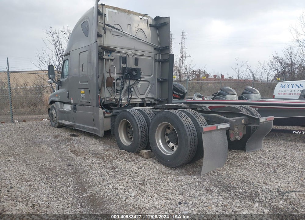 2015 FREIGHTLINER CASCADIA 125 VIN: 3AKJGLD56FSGH0436