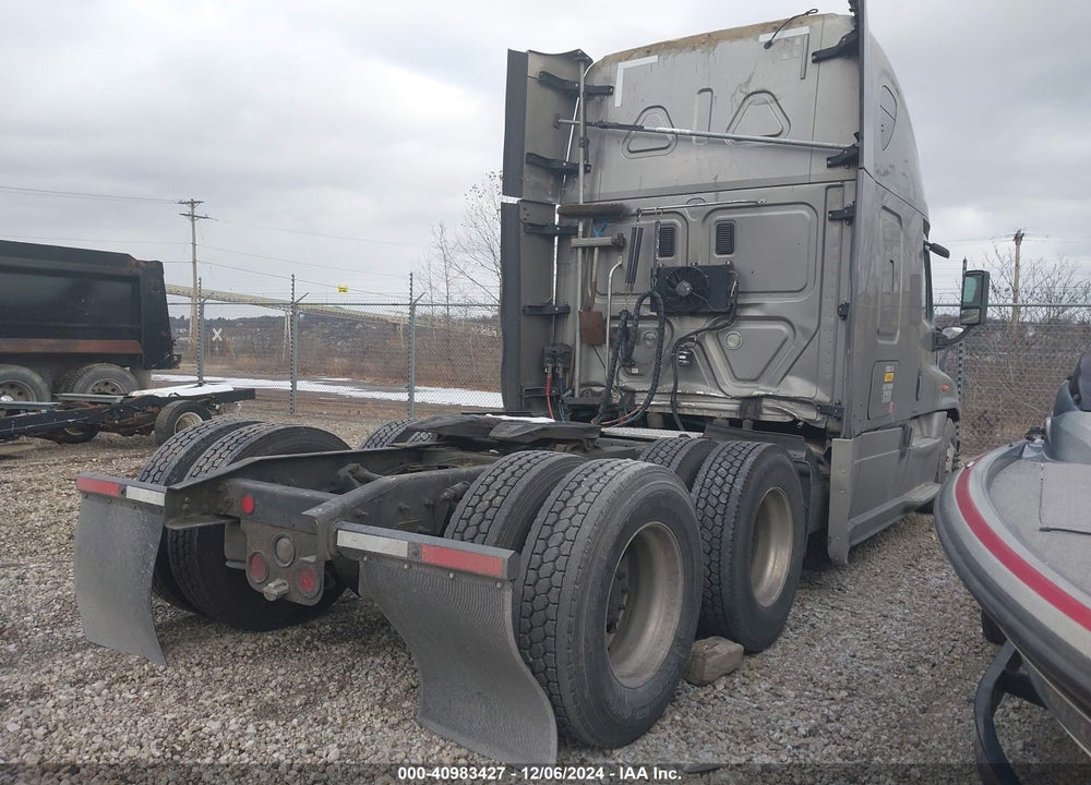 2015 FREIGHTLINER CASCADIA 125 VIN: 3AKJGLD56FSGH0436