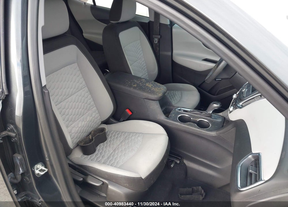 2019 CHEVROLET EQUINOX LS VIN: 3GNAXHEV2KS676746
