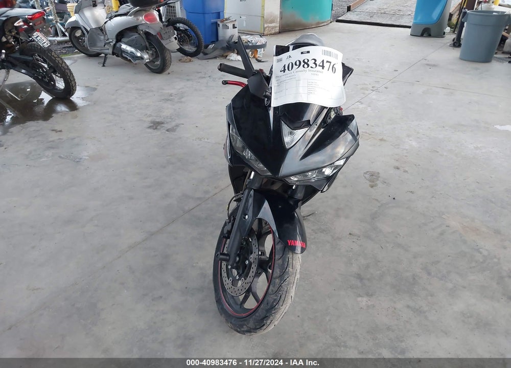 2015 YAMAHA YZFR3 VIN: MH3RH06Y0FK007204