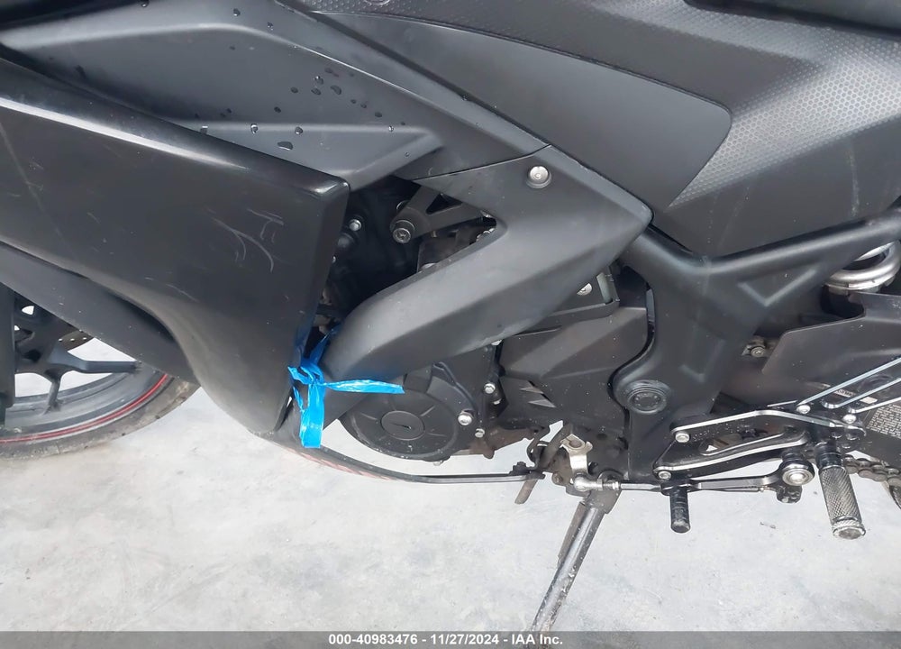 2015 YAMAHA YZFR3 VIN: MH3RH06Y0FK007204