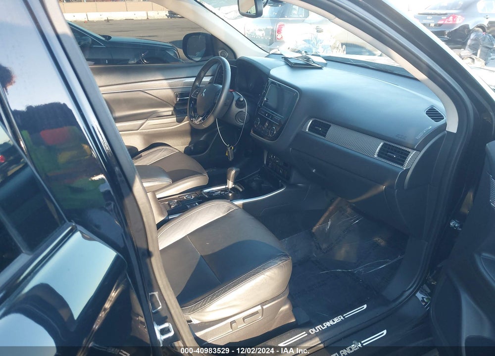 2019 MITSUBISHI OUTLANDER SEL VIN: JA4AZ3A32KZ042179