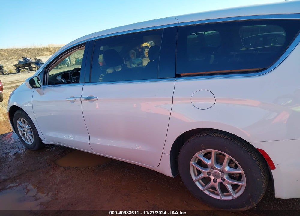 2020 CHRYSLER PACIFICA TOURING VIN: 2C4RC1FGXLR176122