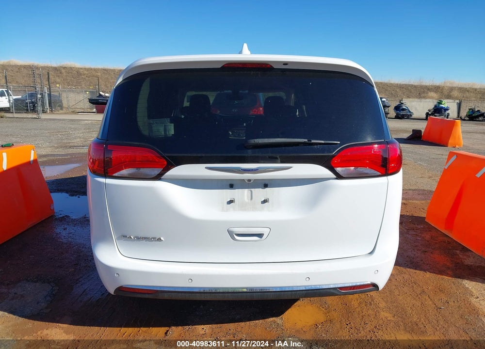 2020 CHRYSLER PACIFICA TOURING VIN: 2C4RC1FGXLR176122