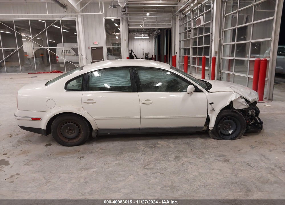 2002 VOLKSWAGEN PASSAT GLS VIN: WVWPD63B62P241820