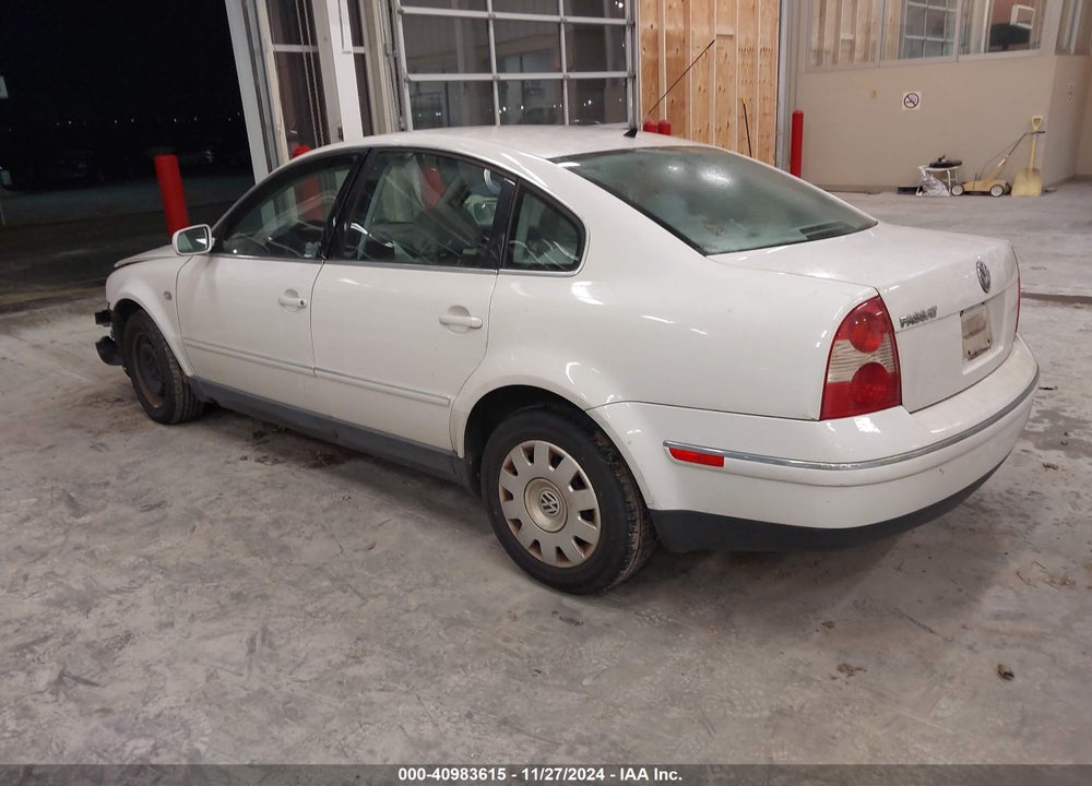 2002 VOLKSWAGEN PASSAT GLS VIN: WVWPD63B62P241820
