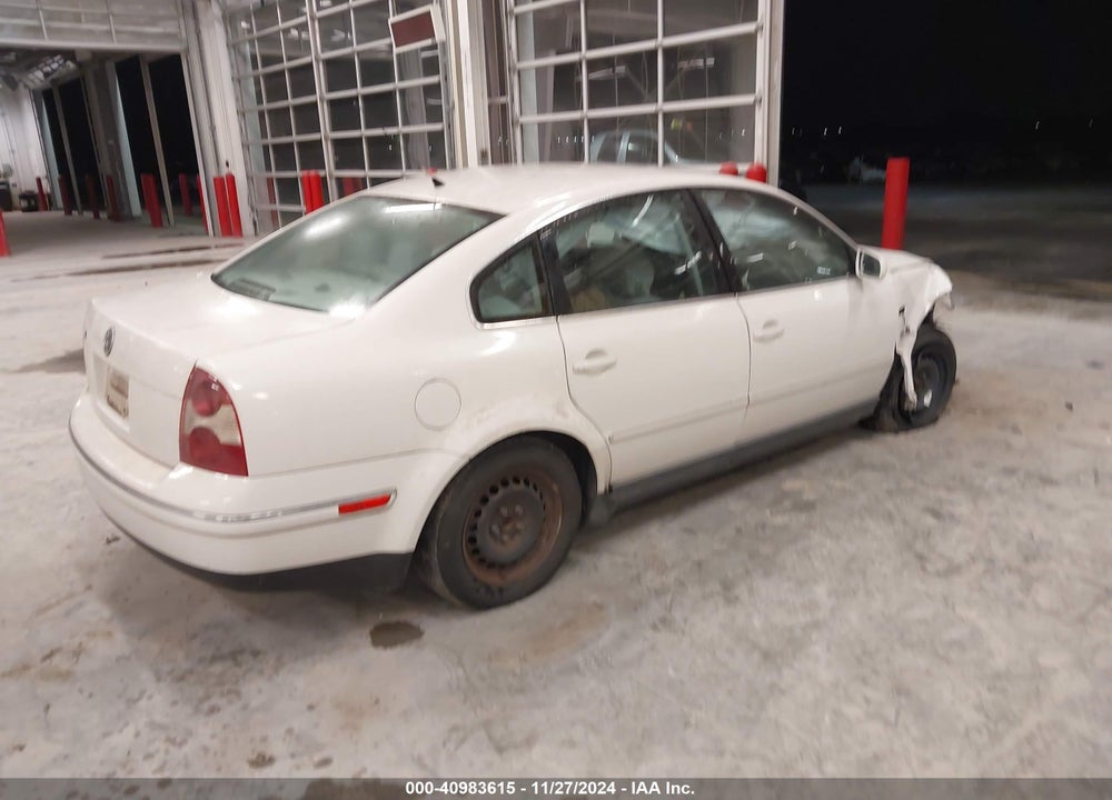 2002 VOLKSWAGEN PASSAT GLS VIN: WVWPD63B62P241820