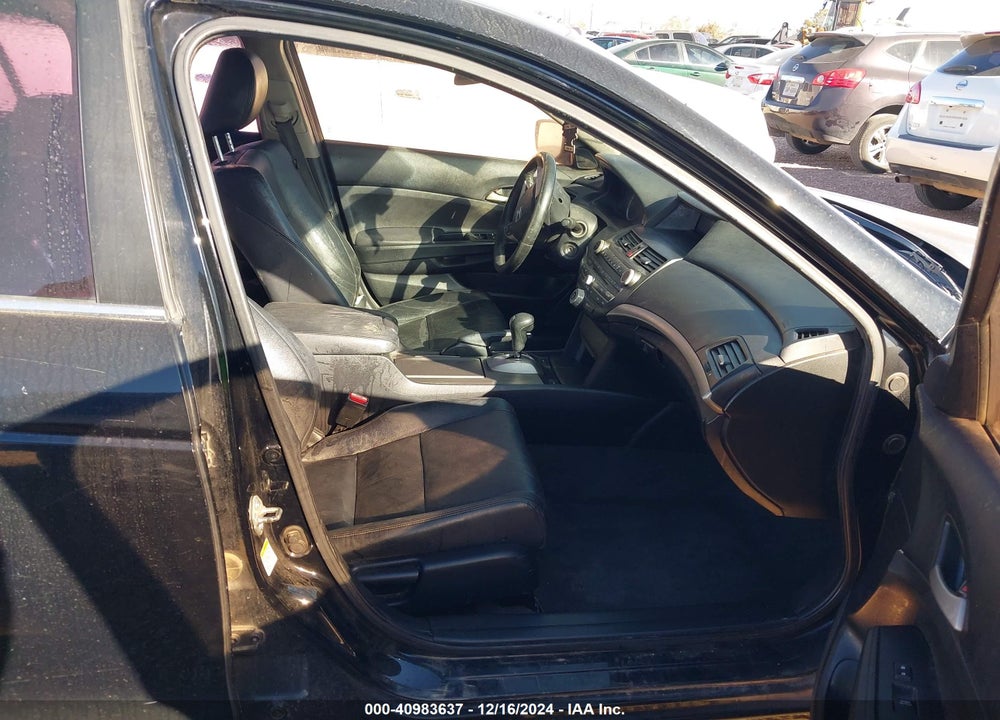2011 HONDA ACCORD 2.4 SE VIN: 1HGCP2F61BA026895