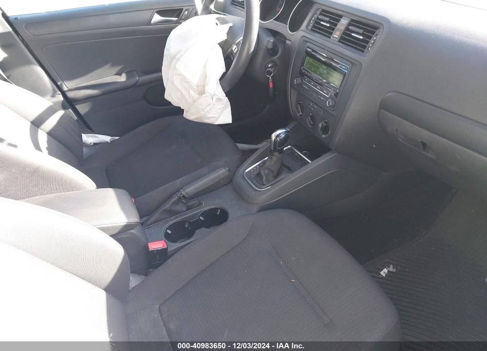 2015 VOLKSWAGEN JETTA 2.0L S VIN: 3VW2K7AJ4FM339379