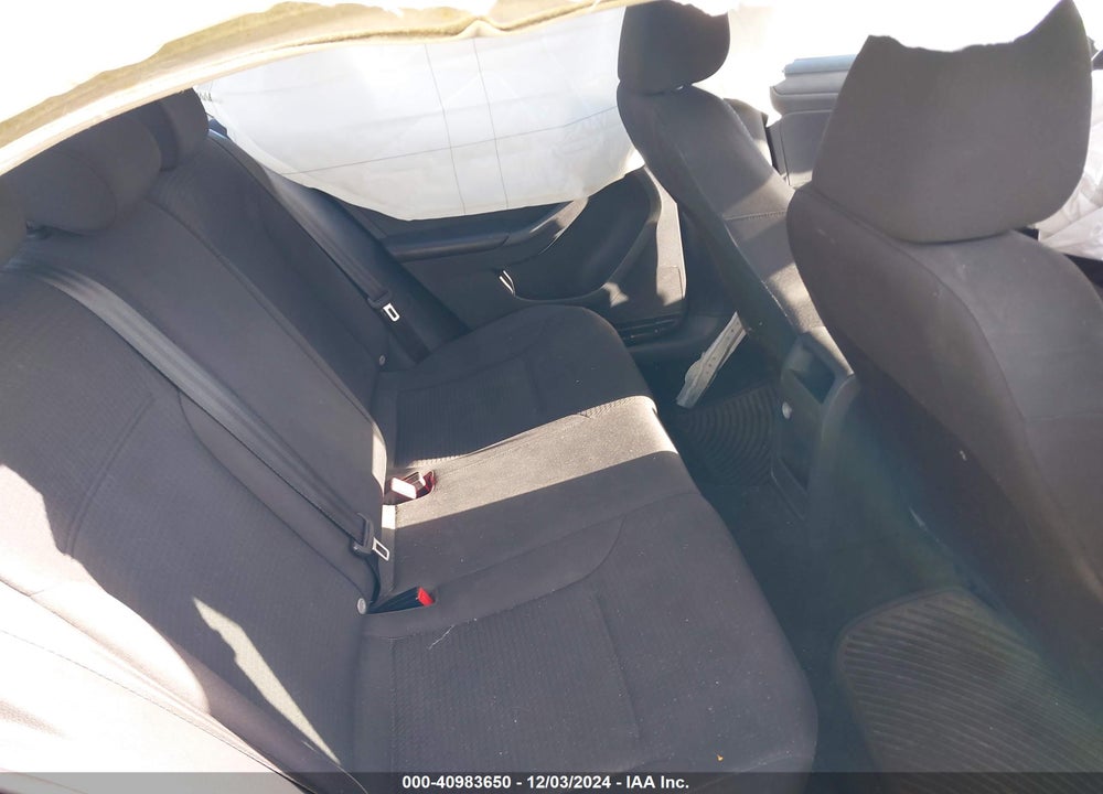 2015 VOLKSWAGEN JETTA 2.0L S VIN: 3VW2K7AJ4FM339379