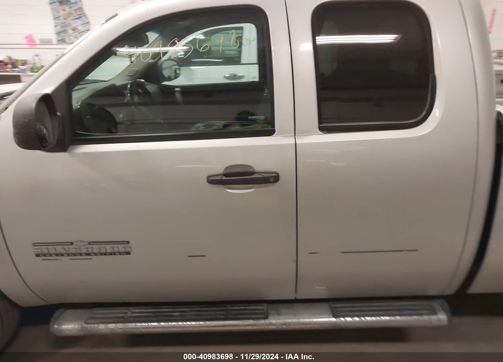 2013 CHEVROLET SILVERADO 1500 LS VIN: 1GCRCREA0DZ142242
