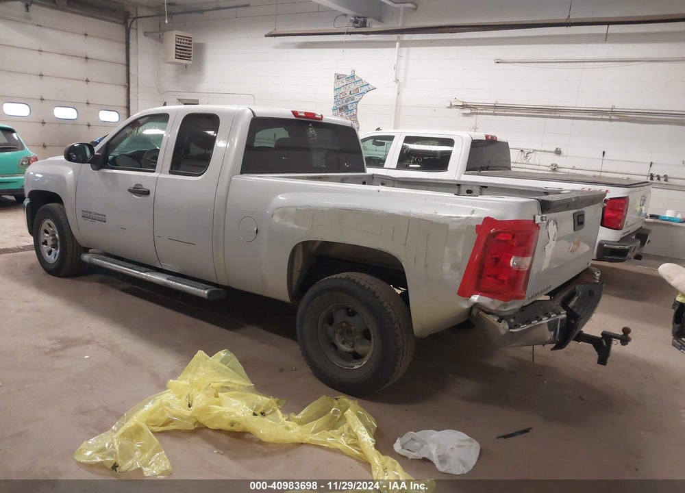 2013 CHEVROLET SILVERADO 1500 LS VIN: 1GCRCREA0DZ142242