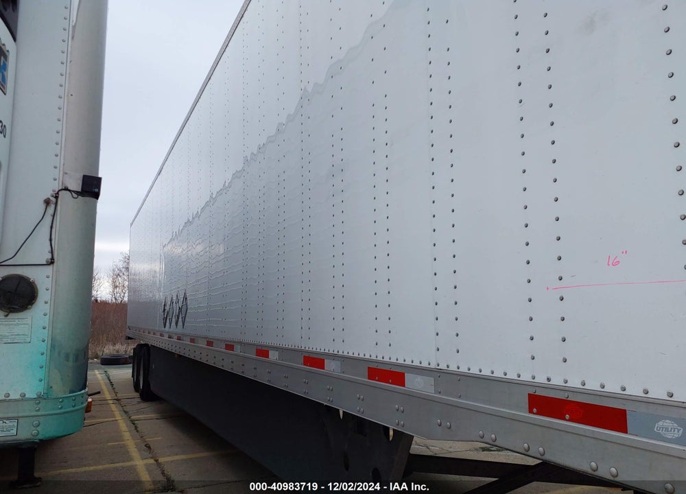 2022 UTILITY TRAILER MFG --- VIN: 1UYVS2539N7579214