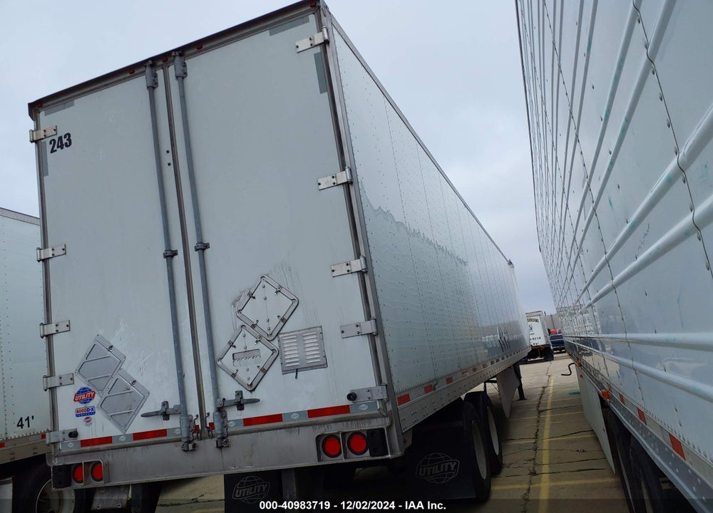 2022 UTILITY TRAILER MFG --- VIN: 1UYVS2539N7579214