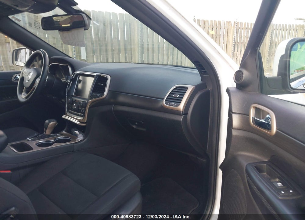 2016 JEEP GRAND CHEROKEE LAREDO VIN: 1C4RJFAG9GC385084