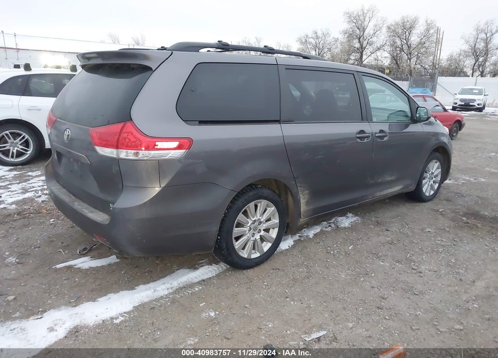 2013 TOYOTA SIENNA XLE 7 PASSENGER VIN: 5TDDK3DC7DS064251