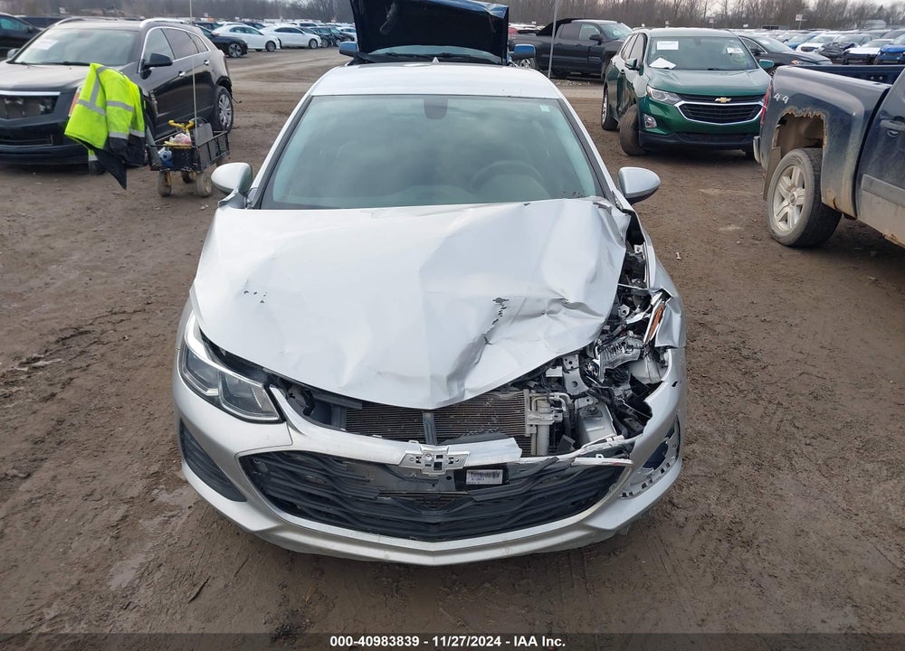 2019 CHEVROLET CRUZE VIN: 1G1BC5SM4K7135823