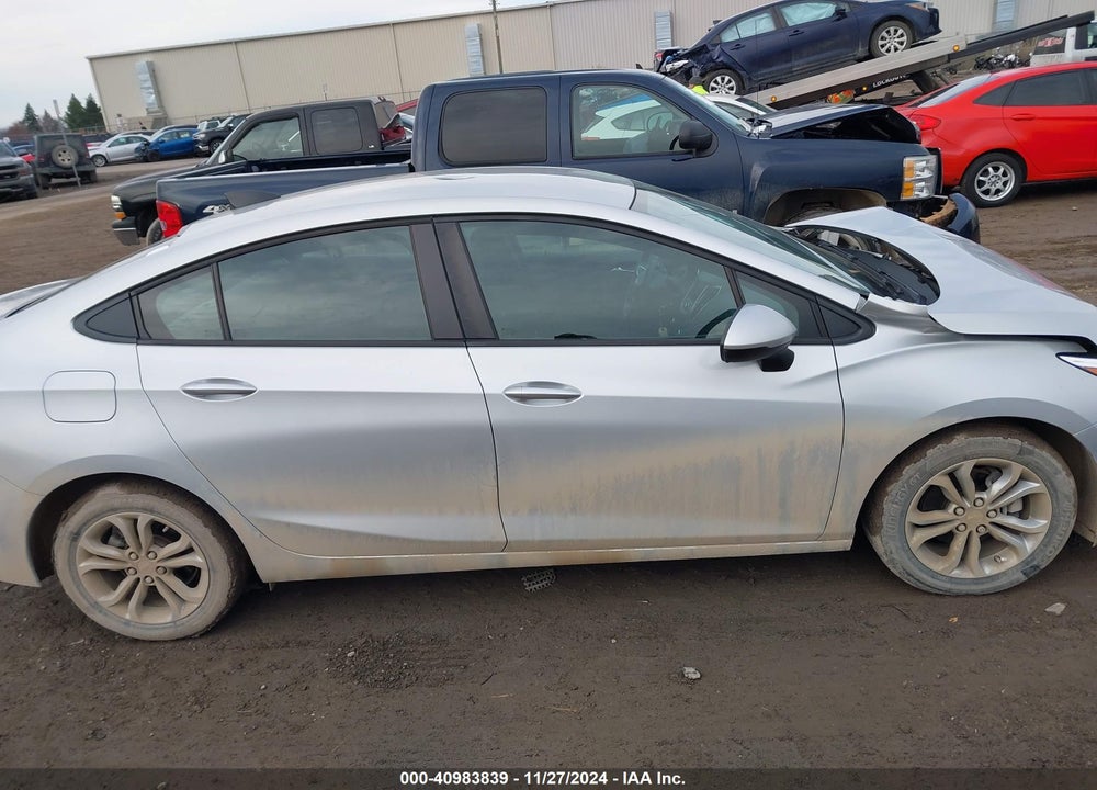 2019 CHEVROLET CRUZE VIN: 1G1BC5SM4K7135823