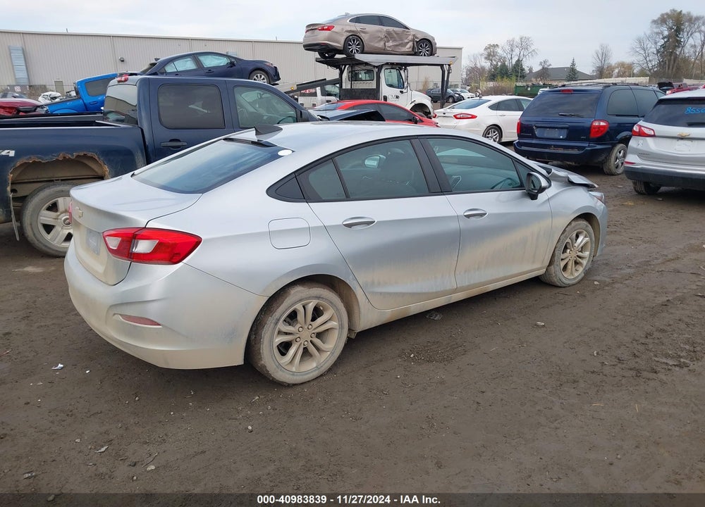 2019 CHEVROLET CRUZE VIN: 1G1BC5SM4K7135823