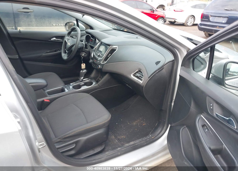 2019 CHEVROLET CRUZE VIN: 1G1BC5SM4K7135823