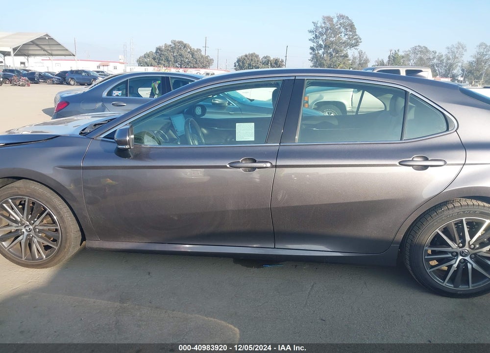 2022 TOYOTA CAMRY XLE VIN: 4T1F11AK8NU067082