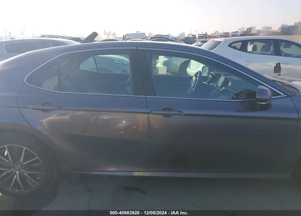 2022 TOYOTA CAMRY XLE VIN: 4T1F11AK8NU067082