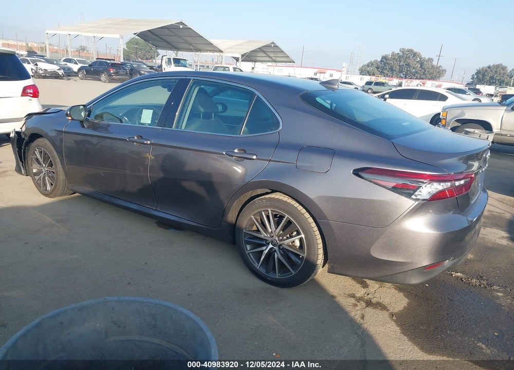 2022 TOYOTA CAMRY XLE VIN: 4T1F11AK8NU067082