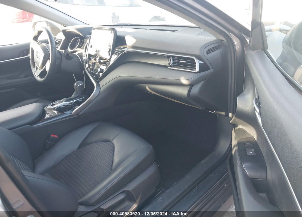 2022 TOYOTA CAMRY XLE VIN: 4T1F11AK8NU067082