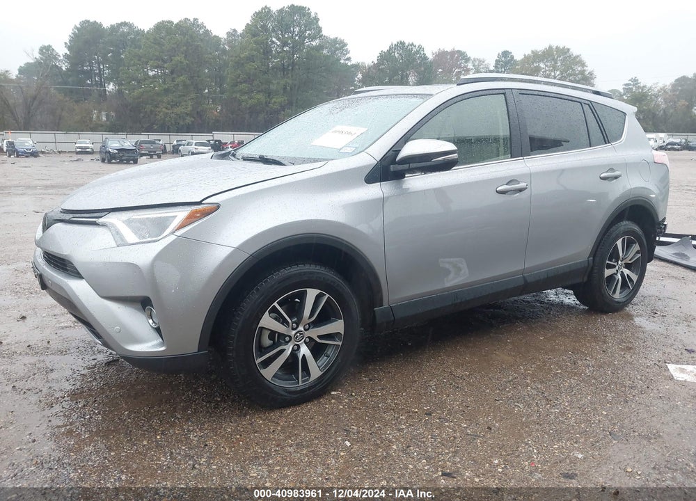 2018 TOYOTA RAV4 ADVENTURE/XLE VIN: JTMWFREV9JD115501
