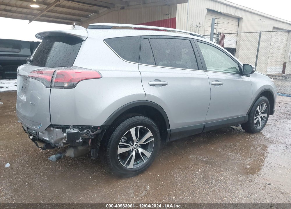 2018 TOYOTA RAV4 ADVENTURE/XLE VIN: JTMWFREV9JD115501