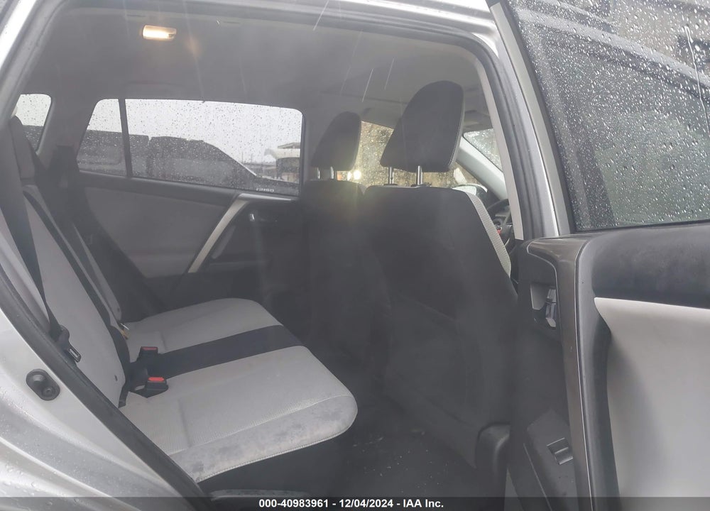 2018 TOYOTA RAV4 ADVENTURE/XLE VIN: JTMWFREV9JD115501