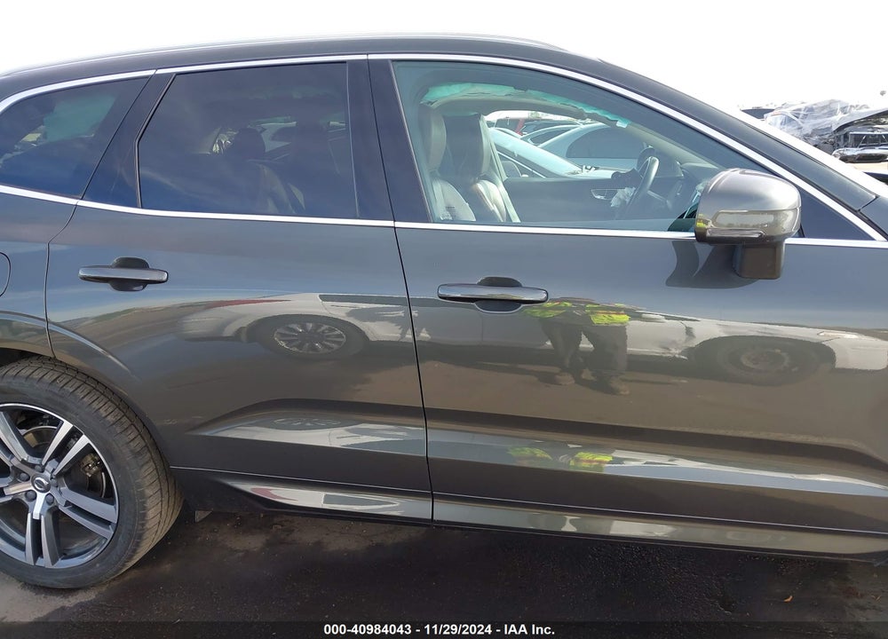 2019 VOLVO XC60 T5 MOMENTUM VIN: LYV102RK6KB201296