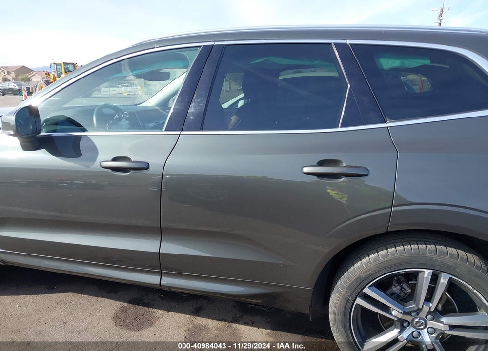 2019 VOLVO XC60 T5 MOMENTUM VIN: LYV102RK6KB201296