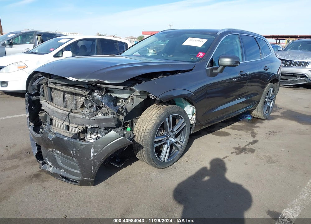 2019 VOLVO XC60 T5 MOMENTUM VIN: LYV102RK6KB201296