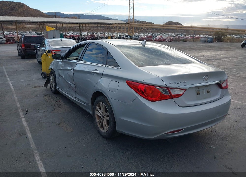 2013 HYUNDAI SONATA GLS VIN: 5NPEB4AC4DH719700