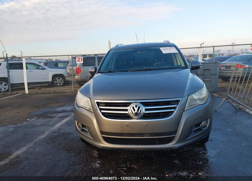 2011 VOLKSWAGEN TIGUAN SE VIN: WVGAV7AX7BW505961