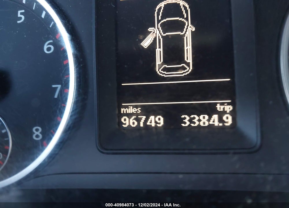 2011 VOLKSWAGEN TIGUAN SE VIN: WVGAV7AX7BW505961