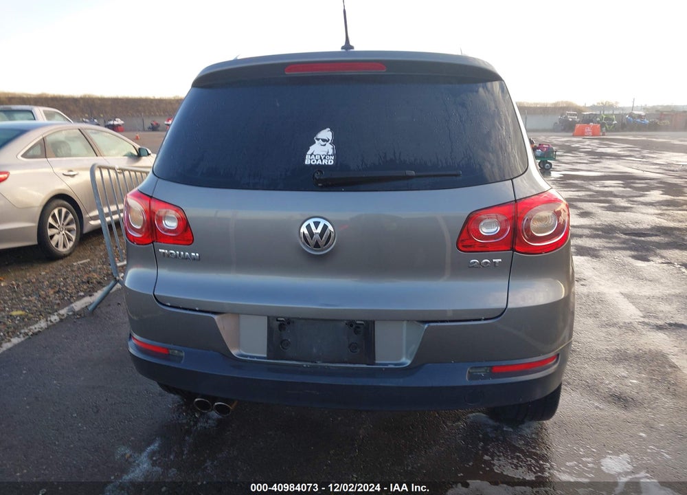 2011 VOLKSWAGEN TIGUAN SE VIN: WVGAV7AX7BW505961