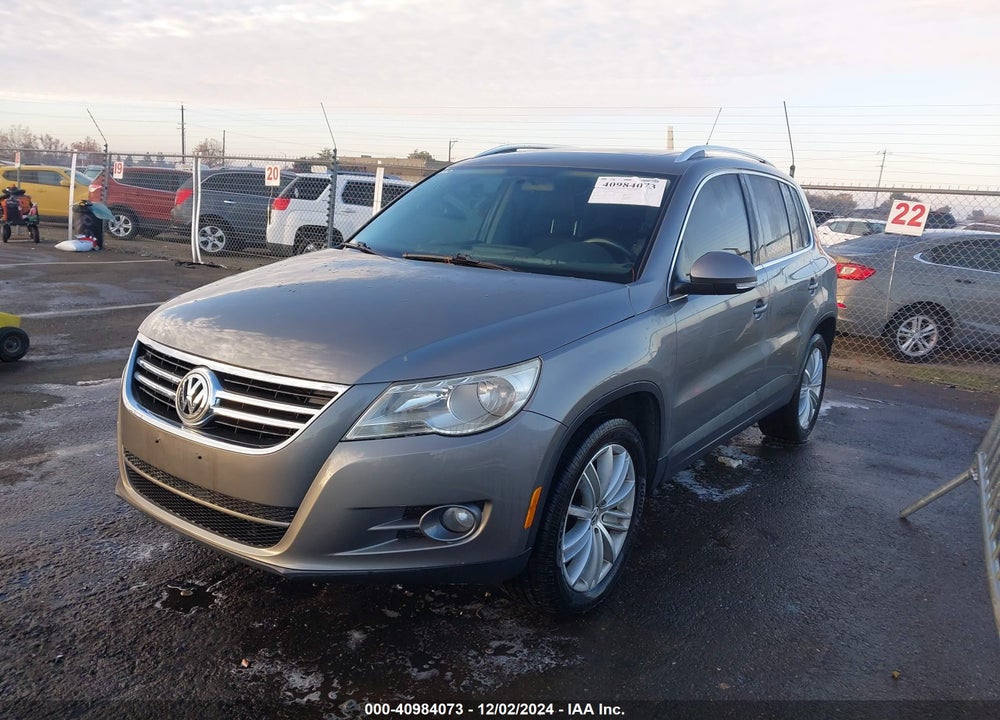 2011 VOLKSWAGEN TIGUAN SE VIN: WVGAV7AX7BW505961