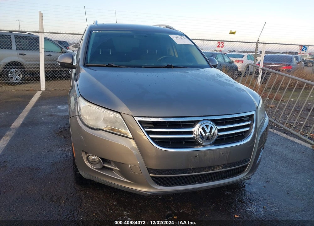 2011 VOLKSWAGEN TIGUAN SE VIN: WVGAV7AX7BW505961