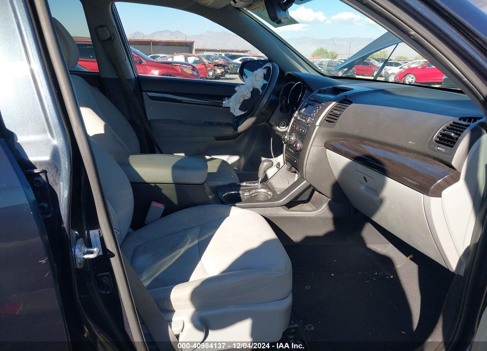 2012 KIA SORENTO LX VIN: 5XYKT4A63CG239213