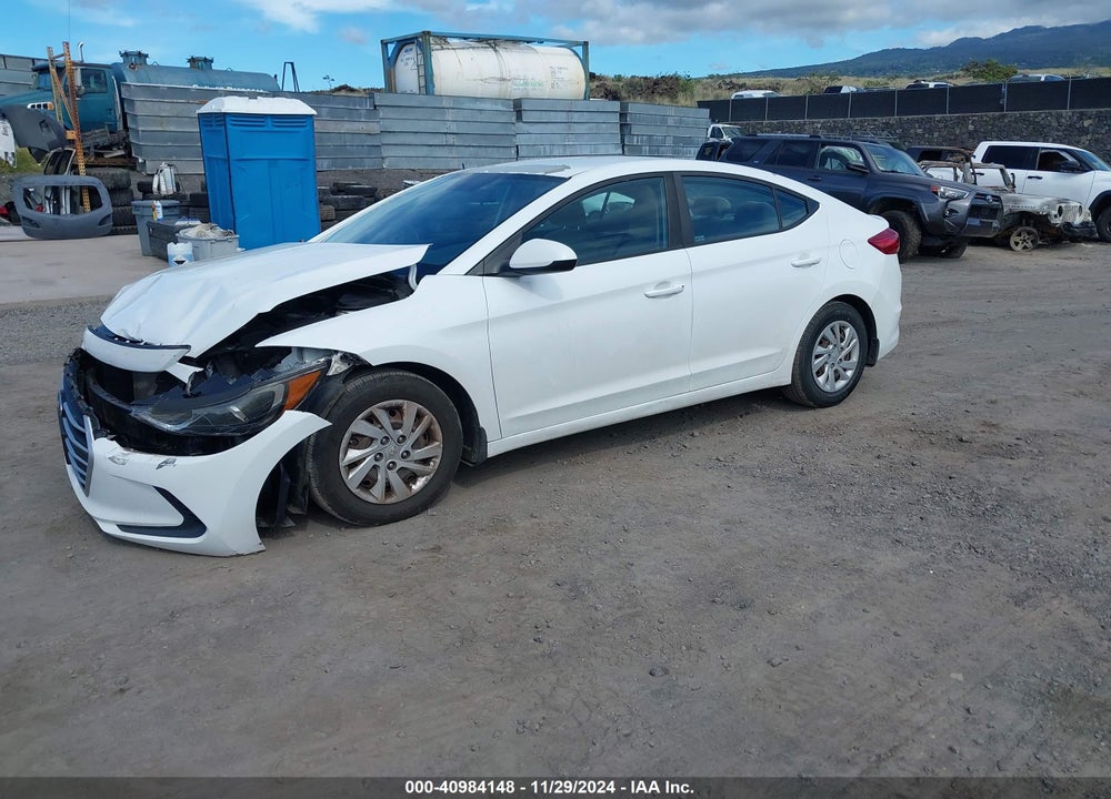 2018 HYUNDAI ELANTRA VIN: 5NPD74LF4JH302402