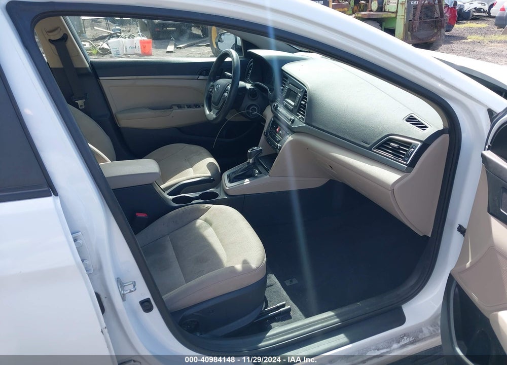 2018 HYUNDAI ELANTRA VIN: 5NPD74LF4JH302402