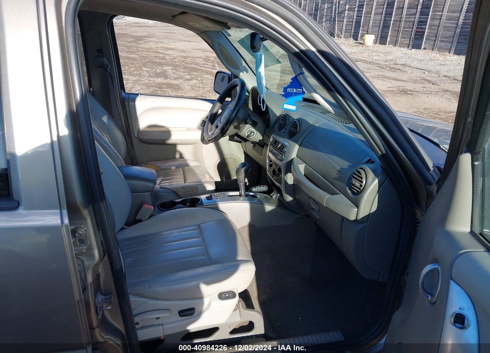 2005 JEEP LIBERTY LIMITED EDITION VIN: 1J8GL58K95W726168