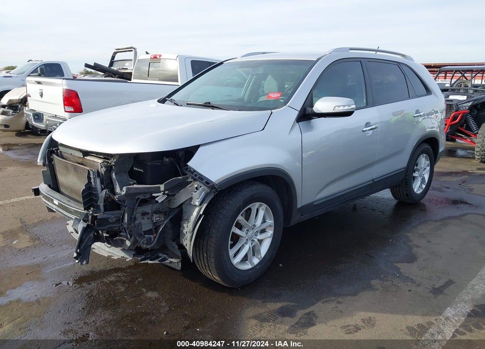 2014 KIA SORENTO LX VIN: 5XYKT4A61EG481033