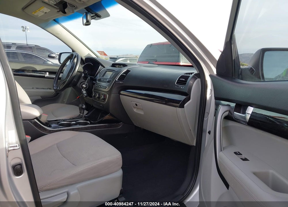 2014 KIA SORENTO LX VIN: 5XYKT4A61EG481033